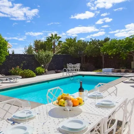 Puerto Del Carmen Sleeps 8 Pool Wifi * Пуэрто дель Кармен