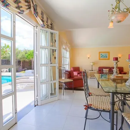 Puerto Del Carmen Sleeps 8 Pool Wifi Вилла