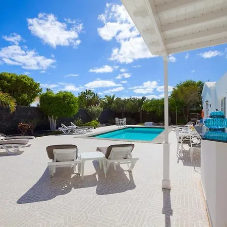 Puerto Del Carmen Sleeps 8 Pool Wifi Willa