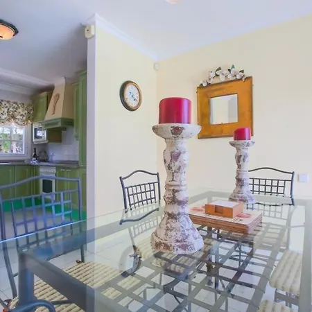 Вилла Puerto Del Carmen Sleeps 8 Pool Wifi Пуэрто дель Кармен